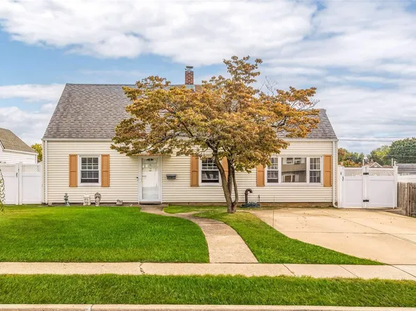 73 Forge Lane, Levittown, NY 11756