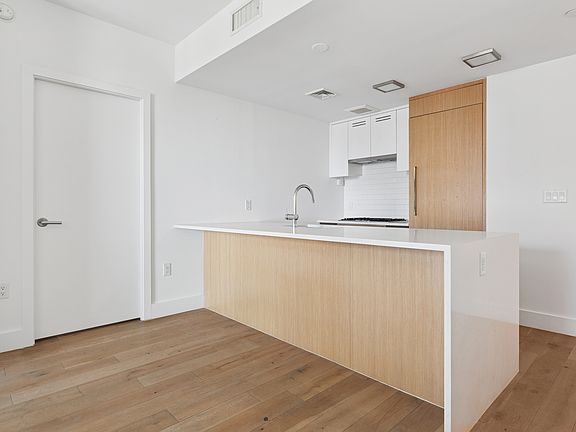 3rd image of 319 Schermerhorn St APT 19B