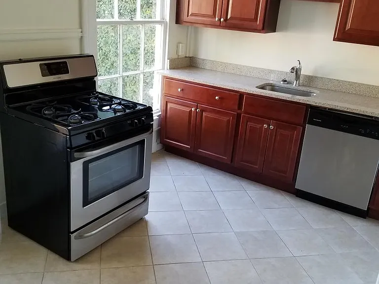 129 S Sycamore St #4 — Photo 11
