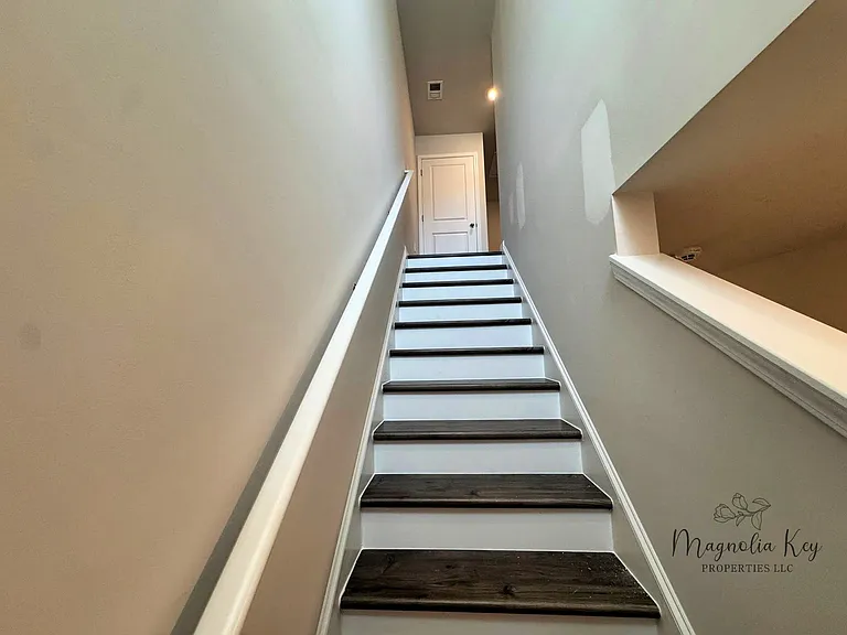 555 Gemstone Blvd — Photo 12