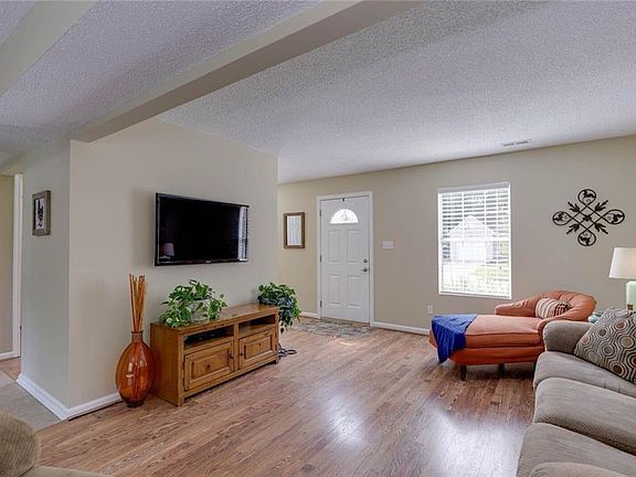 5th image of 235 Whitebrook Ln