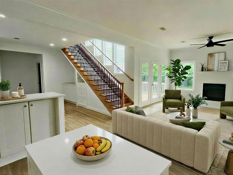804 E Dean Keeton St — Photo 3