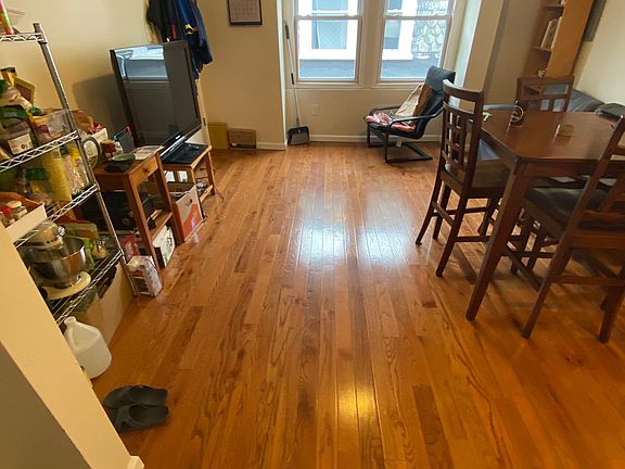 3rd image of 4820 Warrington Ave #3R