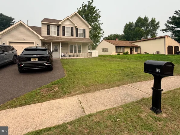 12 Peachton Ln, Sicklerville, NJ 08081