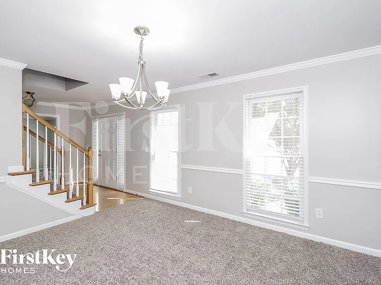 668 Hunters Trce — Photo 4