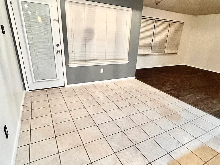 Timber Ridge Dr — Photo 7
