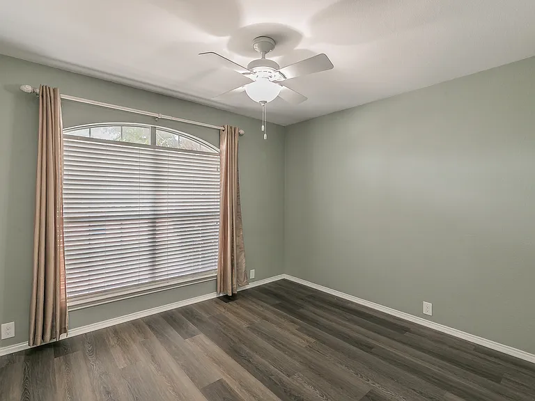 4521 Sheldon Trl — Photo 4