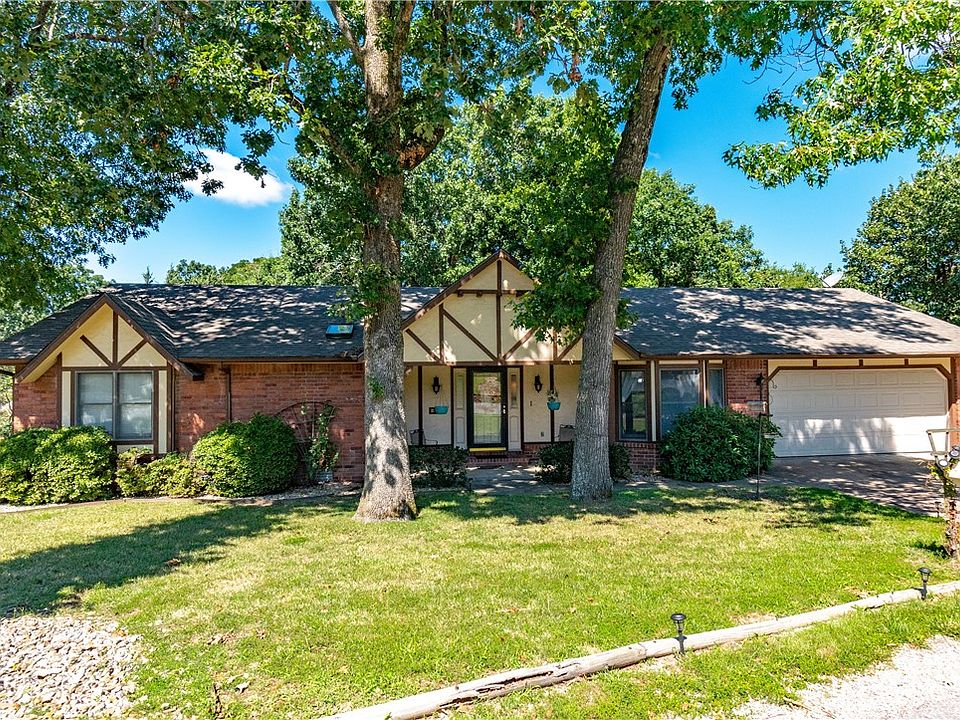 1st image of 25 Kensington Dr