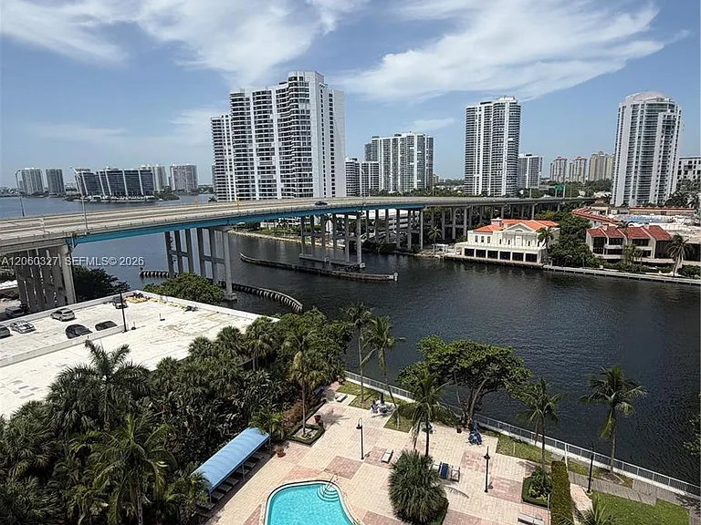 19390 Collins Ave #1007 — Photo 2
