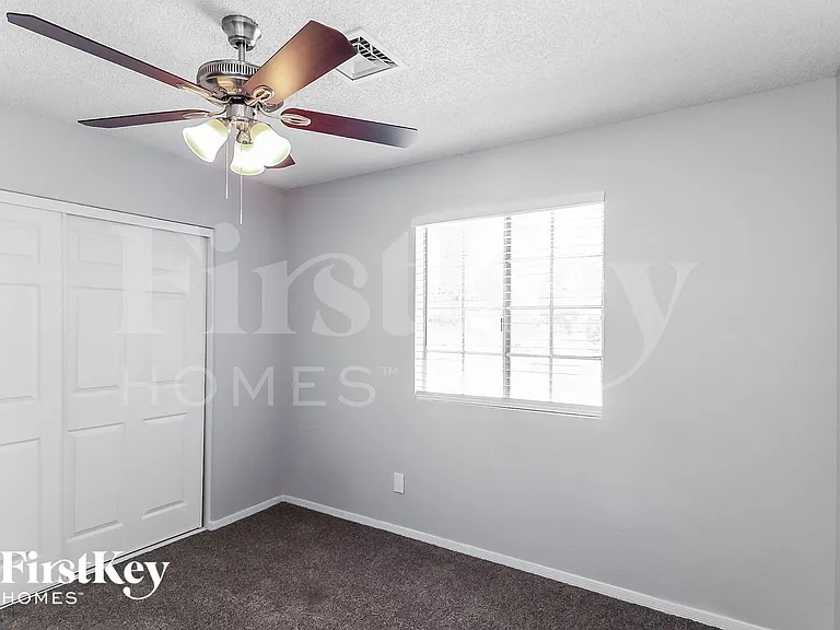 19229 N 6th St — Photo 13