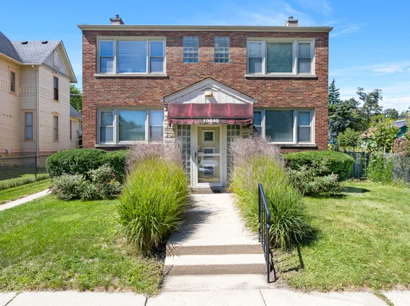 10640 S Walden Pkwy, Chicago, IL 60643