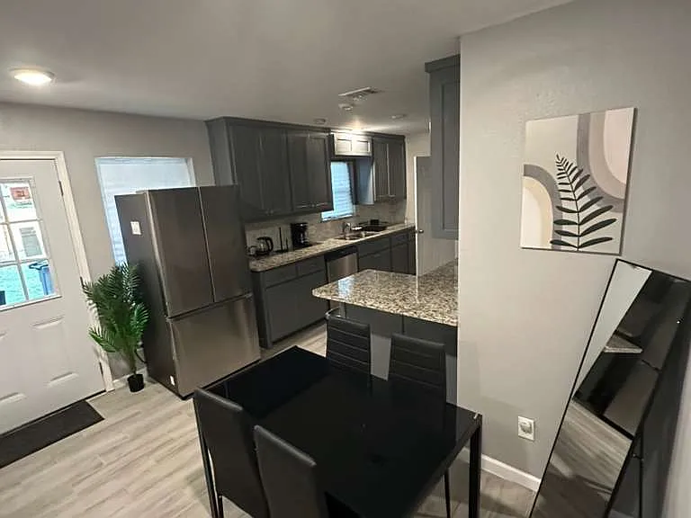1516 Milmo Dr — Photo 1