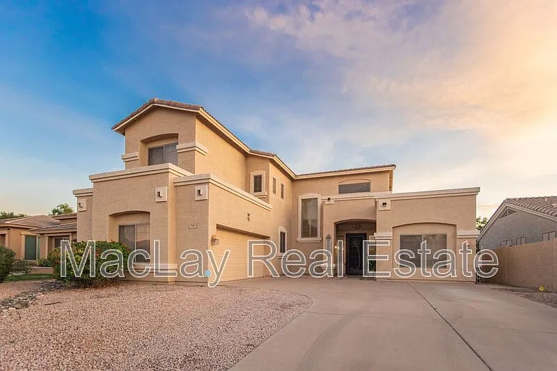 757 W Aloe Pl