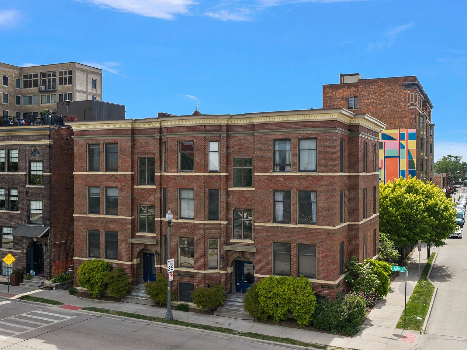 1 bed, 900 sqft, $2,300 — Photo 3