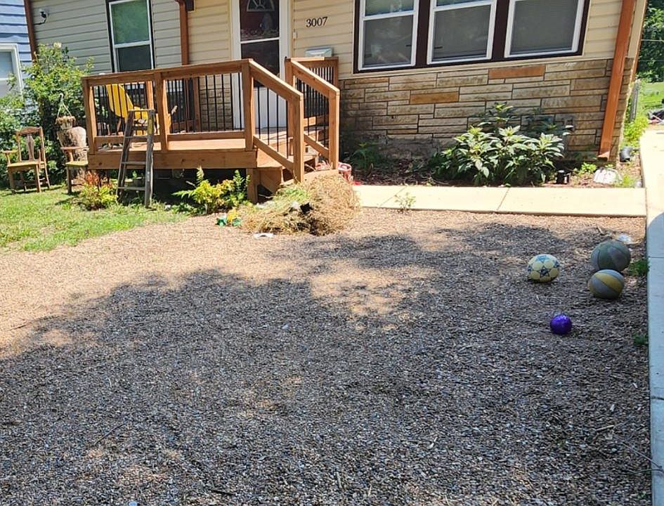 1st image of 3007 E 73rd St