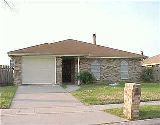 1st image of 11310 Parkwood Ct S