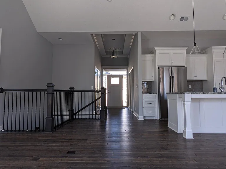 16172 Fontana St — Photo 2