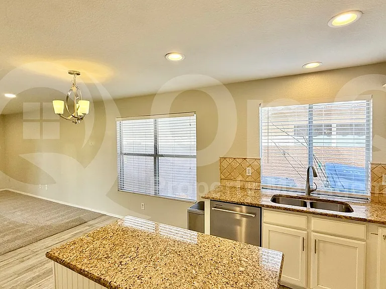 1481 E Cheyenne St — Photo 12