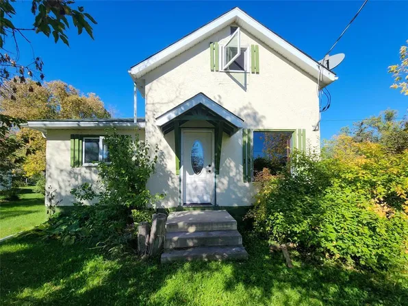 13 1st St N, Teulon, MB R0C 3B0