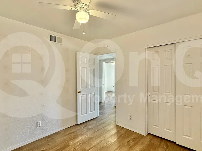 1007 N Menze St — Photo 5