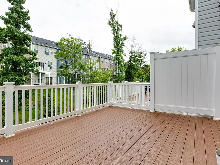 1022 Linden Dr — Photo 19