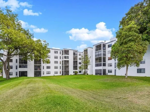 9235 8th St #5, Boca Raton, FL 33428