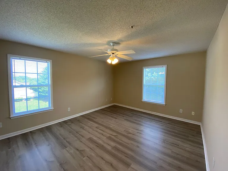 533 Scholastic Ct — Photo 11