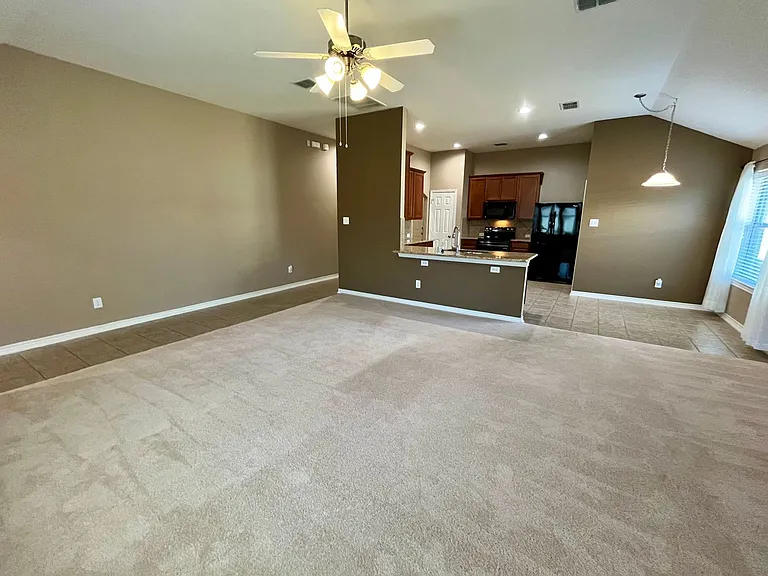 3504 Northpointe Dr — Photo 8
