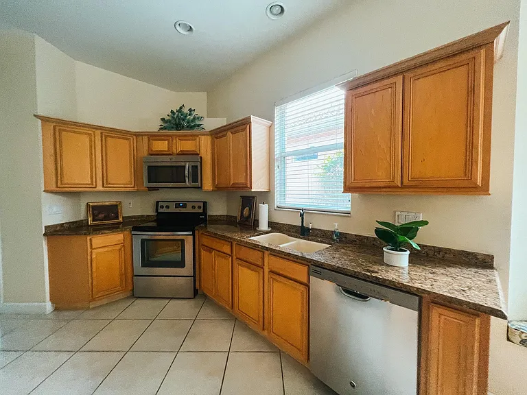 6243 Ashwood Ln — Photo 4