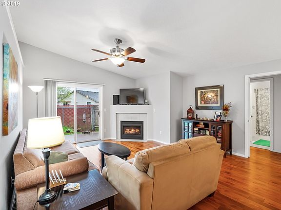 4th image of 7414 NE 64th Cir