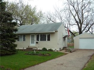 735 Shumway St S, Shakopee, MN 55379