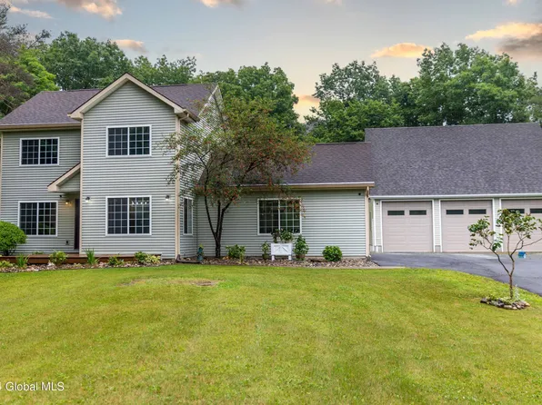 51 Nantasket Road, Schodack, NY 12123