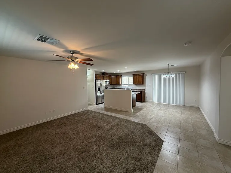 10191 E 34th Ln — Photo 2