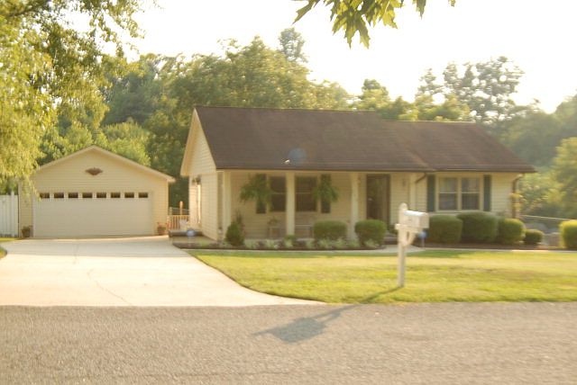 1st image of 235 Eastwood Dr