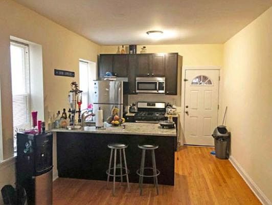 1st image of 2035 W Arthur Ave APT Gdn