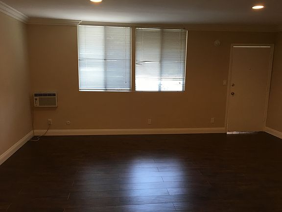 3rd image of 1253 N Las Palmas Ave APT 4
