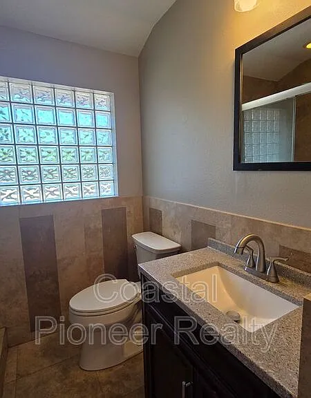 541 Roanoke St — Photo 13