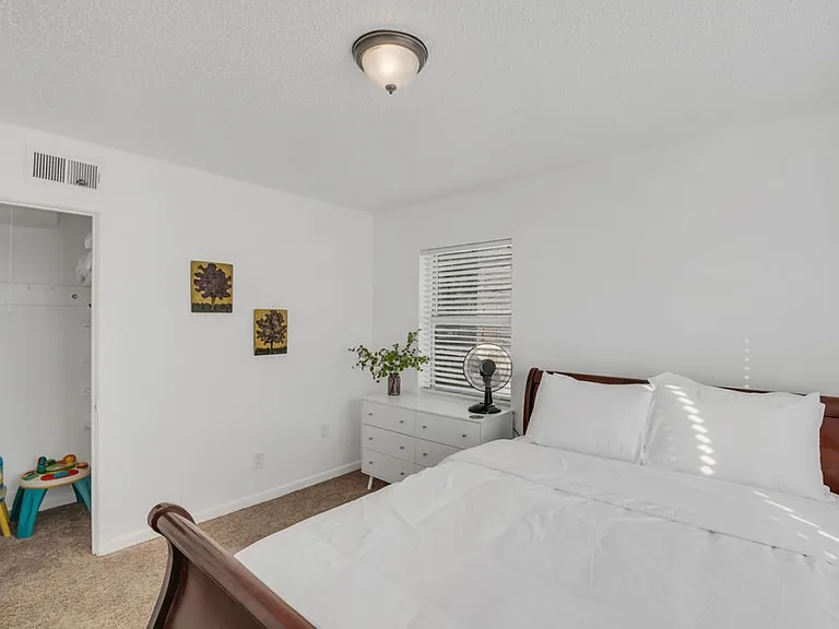5312 Redbud Ln — Photo 12