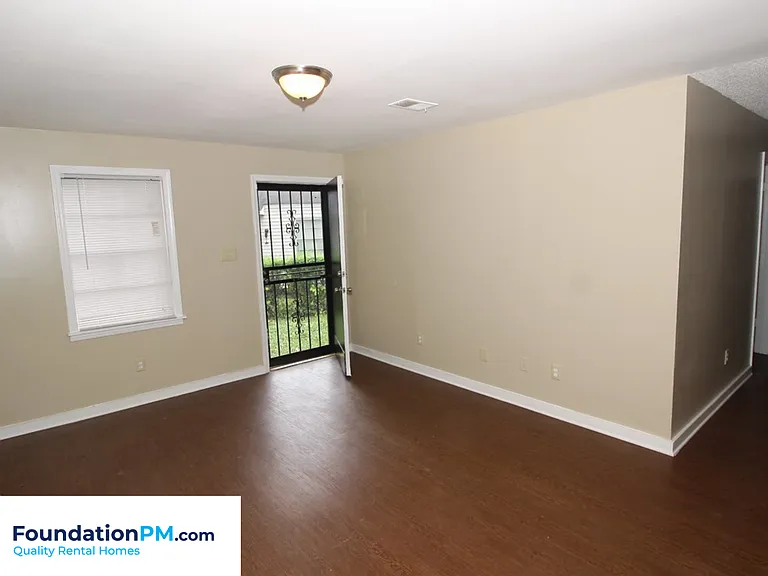732 Tampa Ave — Photo 4