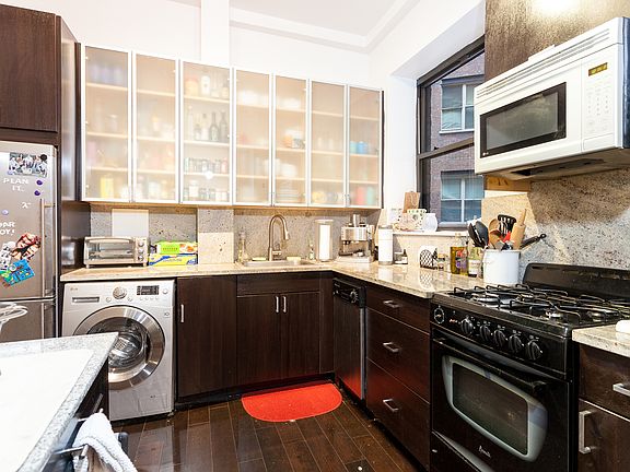 4th image of 321 W 94th St APT 1E