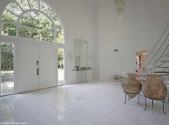 4th image of 20831 Oak Ln