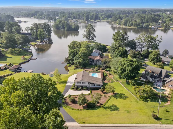 536 N Lakeshore Dr, Carrollton, GA 30117