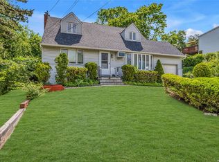 31 Hunter Pl, Smithtown, NY