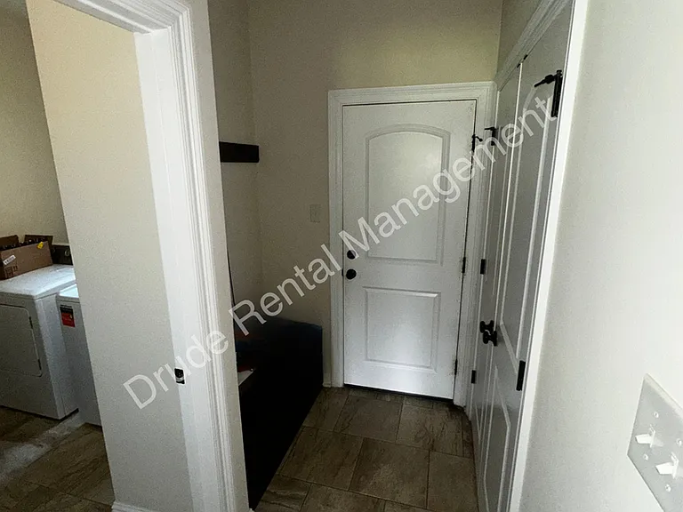 20340 Thornwood Dr — Photo 13