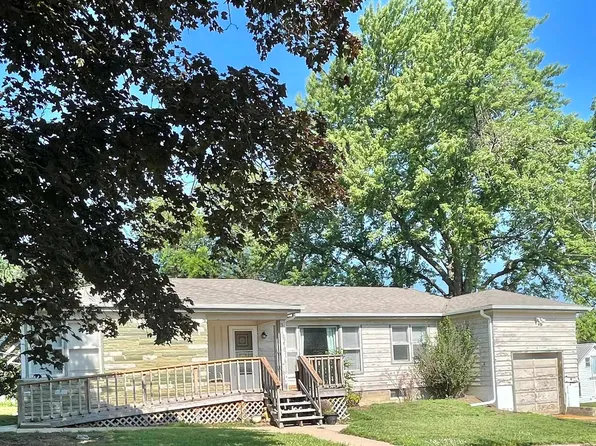 2110 L St, Auburn, NE 68305