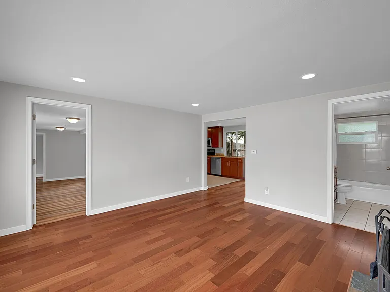 1021 NE 175th St — Photo 8