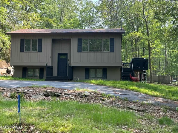 110 Gold Ct, Milford, PA 18337