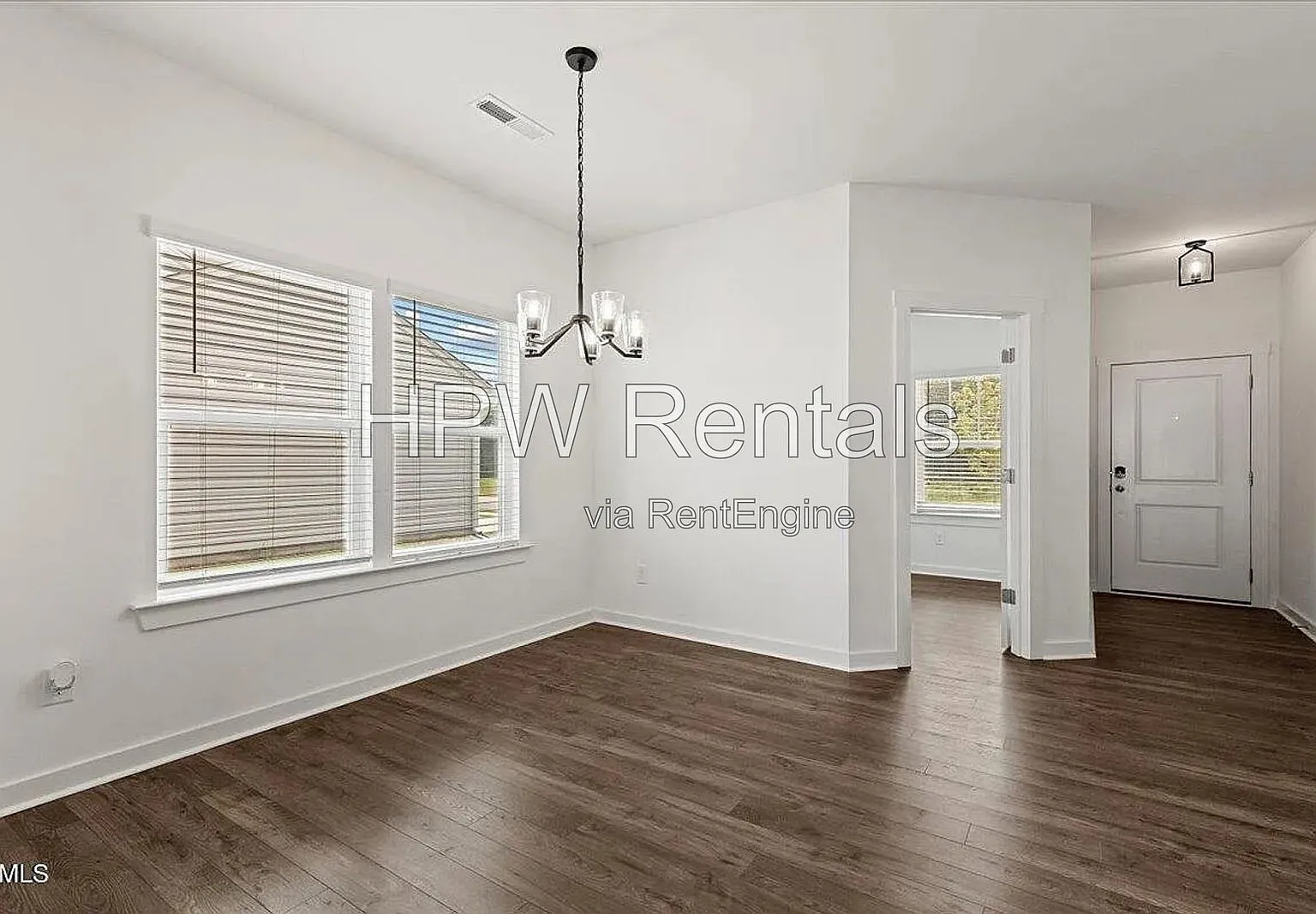 4 bed, 2.5 bath, 2516 sqft, $2,350 — Photo 3