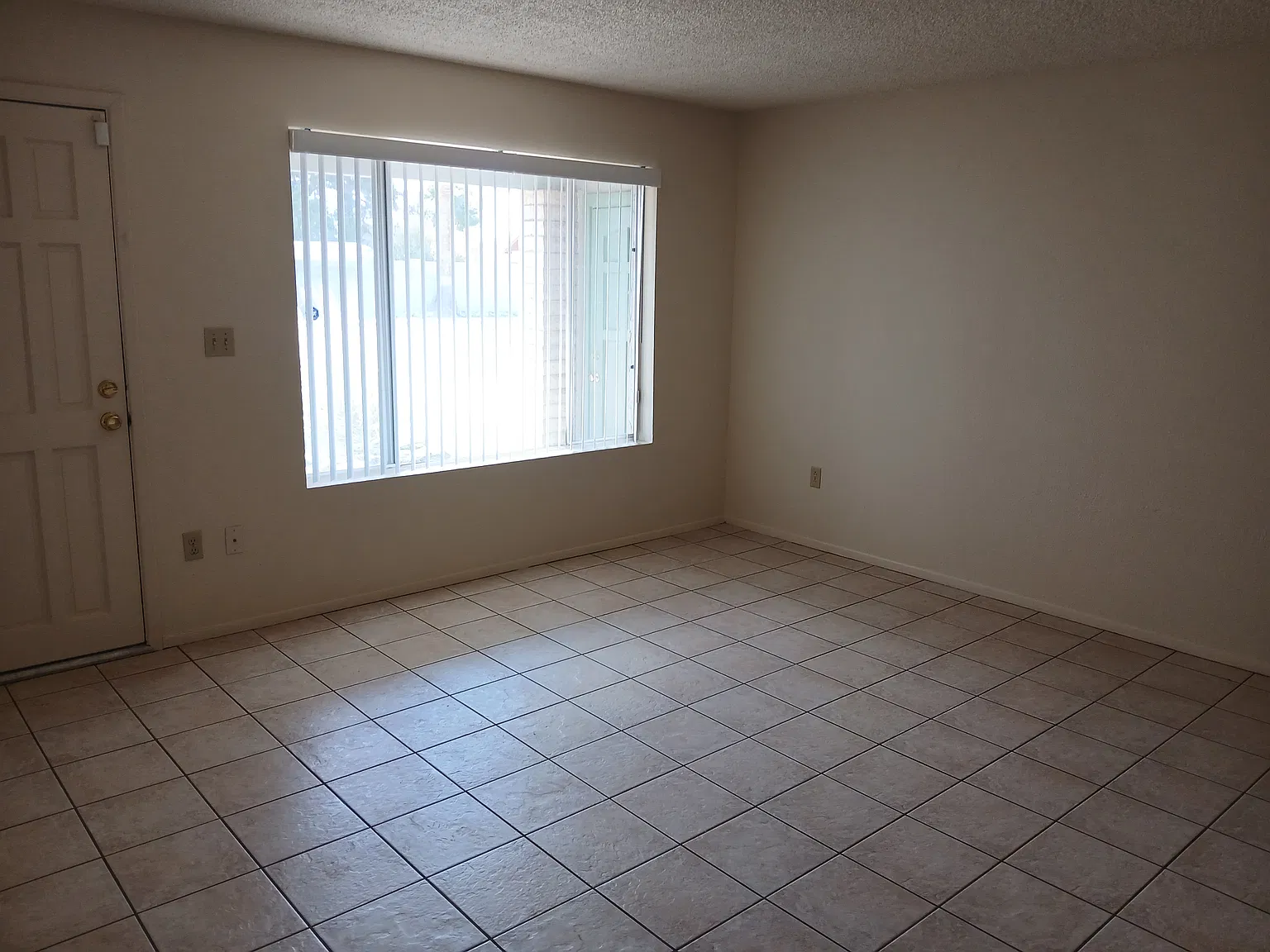 2 bed, 1560 sqft, $2,245 — Photo 3