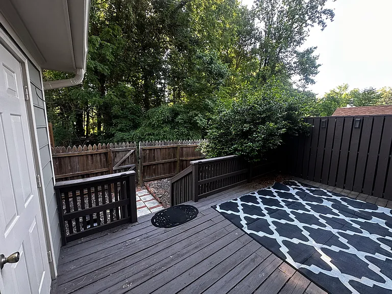 3736 Greenes Xing — Photo 21